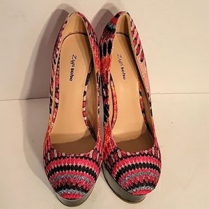 Zigi Girl Peacock Colors Platform Heels SZ71/2